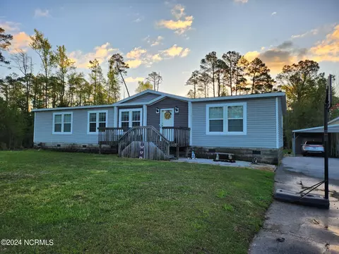 1238 Lake Rd, Newport, NC 28570