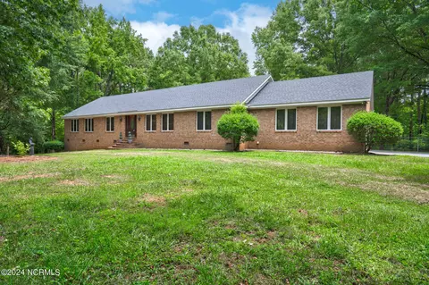 4892 Crabtree Ln, Nashville, NC 27856