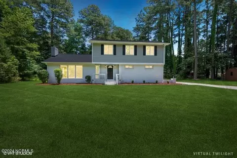 302 Pineview Dr, Elizabeth City, NC 27909