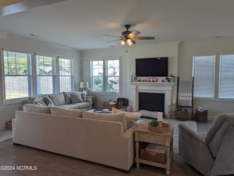213 Bachmans Trl, Hampstead, NC 28443 photo 6