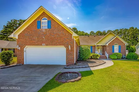 207 Deerfield Dr, New Bern, NC 28562