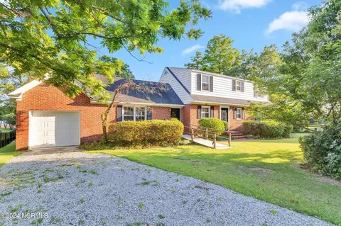 6 E Bayshore Blvd, Jacksonville, NC 28540