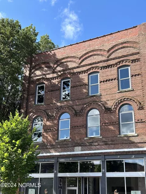 183 W Main St #201, Washington, NC 27889