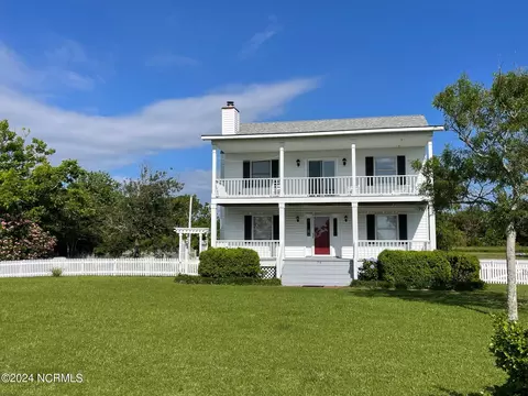 156 Brown St, Marshallberg, NC 28553