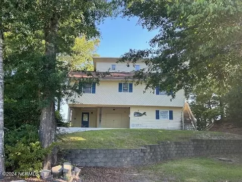 7116 Sound Dr, Emerald Isle, NC 28594