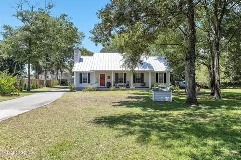122 Chadwick Ct, Sneads Ferry, NC 28460