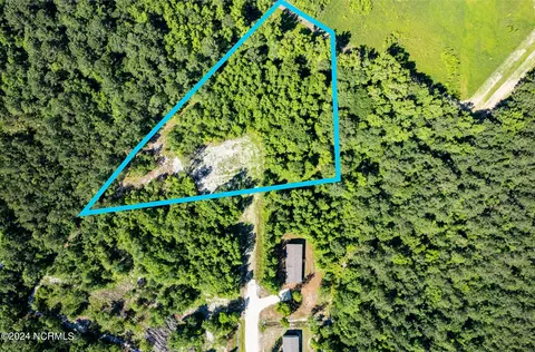 3303 Blueberry Rd, Currie, NC 28435