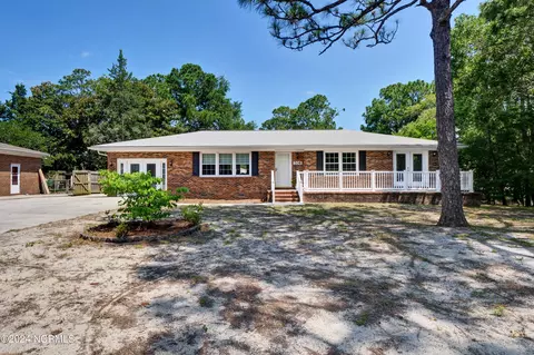 706 Yulan Dr, Wilmington, NC 28412