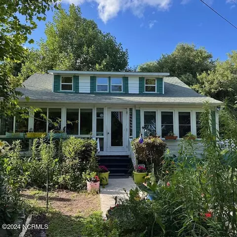 109 Pender Ln, Newport, NC 28570