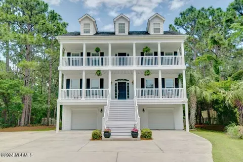 8943 Shipwatch Dr, Wilmington, NC 28412
