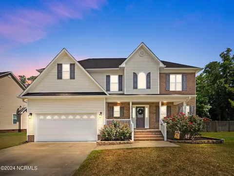 142 Farmington Dr, Richlands, NC 28574