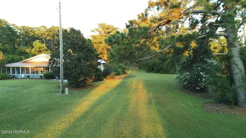 870 Crow Hill Rd, Beaufort, NC 28516