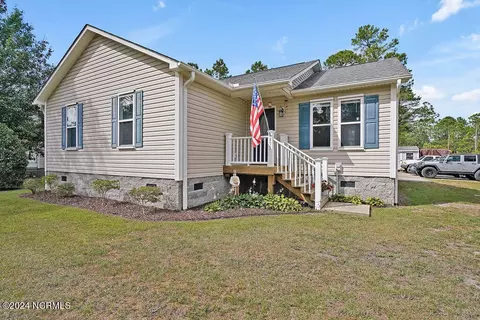 495 Pine Lake Rd, Southport, NC 28461