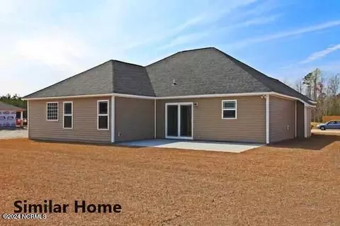 511 E Black Water Ln, Maysville, NC 28555