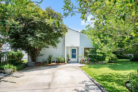 3951 Pinebrook Cir, Little River, SC 29566