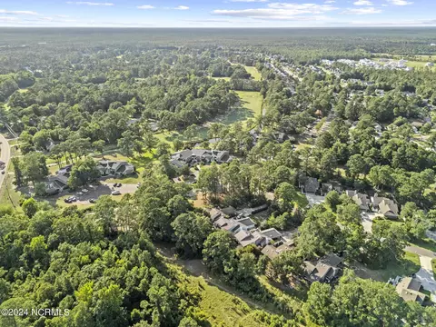 102 Red Bird Ln, Hampstead, NC 28443 photo 23