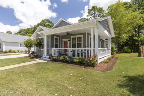 804 Wildflower Dr, Holly Ridge, NC 28445