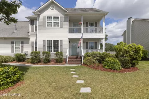 101 Newport Dr, Jacksonville, NC 28540