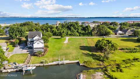 4712 San Juan Cir, Morehead City, NC 28557