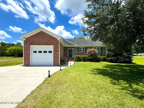185 Oaks Plantation Dr, Rocky Point, NC 28457