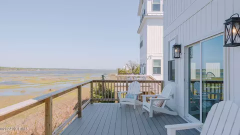 455 Atkinson Point Rd, Surf City, NC 28445