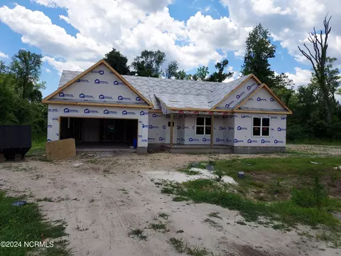 806 Short Row Ct, Maysville, NC 28555