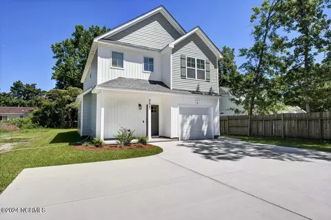 251 Victory Gardens Dr, Wilmington, NC 28409