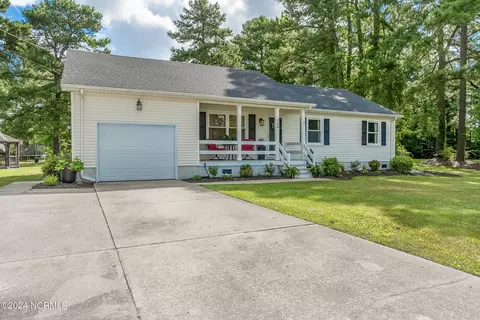 104 Dennis Dr, Elizabeth City, NC 27909
