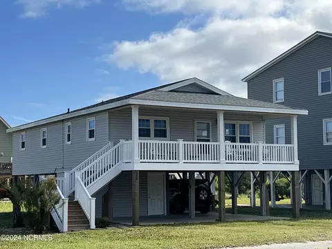 350 Ocean Blvd W, Holden Beach, NC 28462