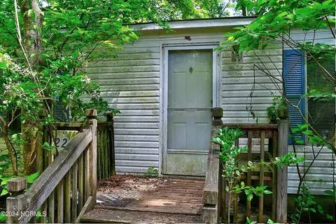 224 Newbern Dr, Knotts Island, NC 27950