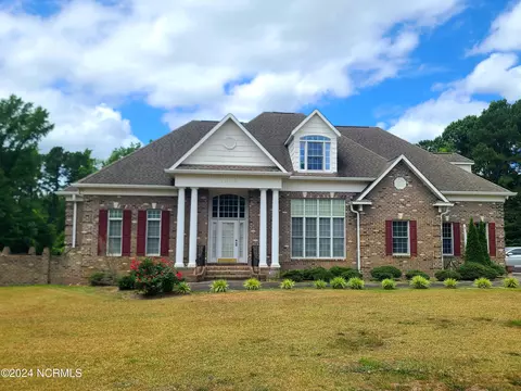 1015 Richardson St, Elizabethtown, NC 28337