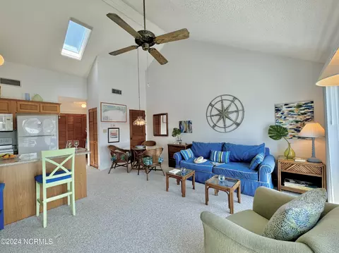 9201 Coast Guard Rd #H303, Emerald Isle, NC 28594
