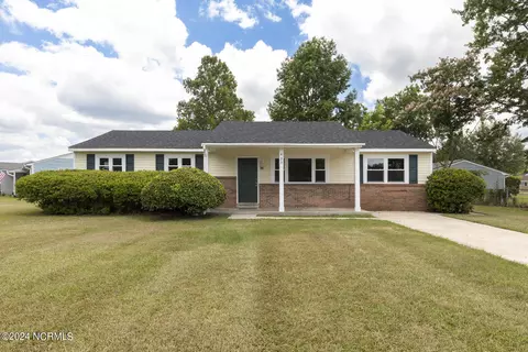 423 Holly Dr, Jacksonville, NC 28540