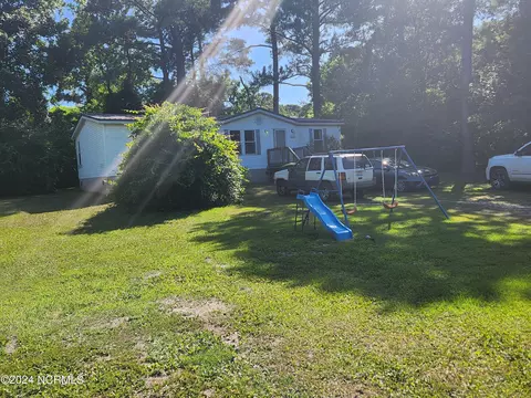 658 Bay Harbor Dr, Hampstead, NC 28443 photo 3