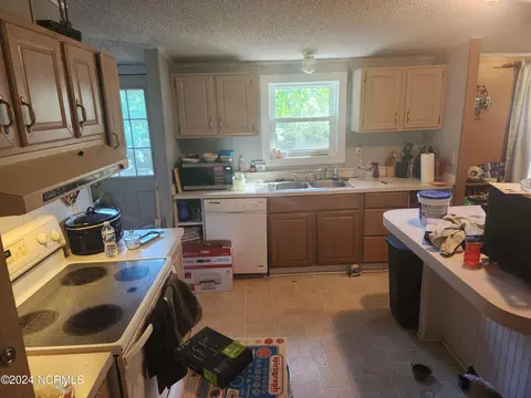 658 Bay Harbor Dr, Hampstead, NC 28443 photo 8