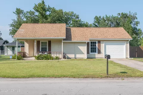 403 Hunting Green Dr, Jacksonville, NC 28546