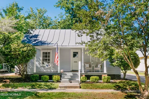 411 Phillips St, Edenton, NC 27932