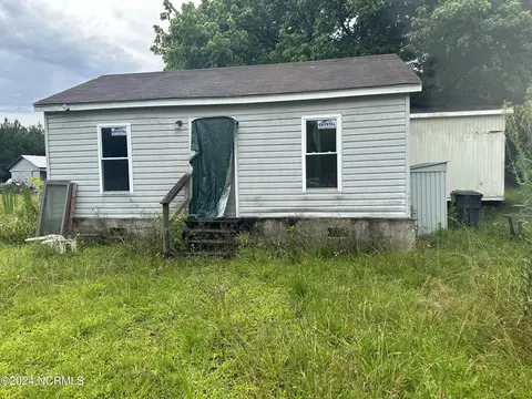 1414 Tom Sessions Rd, Whiteville, NC 28472