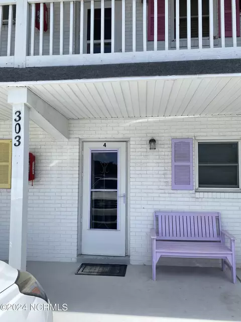 303 Henderson Blvd #4, Atlantic Beach, NC 28512