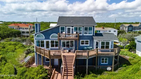 105 Dogwood Cir, Pine Knoll Shores, NC 28512
