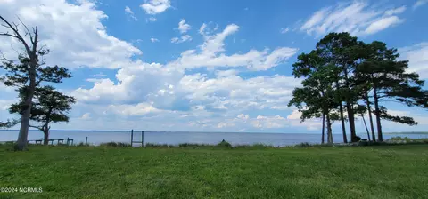 1400 River Dr, Havelock, NC 28532