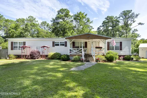 33 Justice Ct, Hampstead, NC 28443