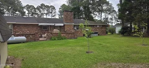 601 Steele St, Mount Olive, NC 28365 photo 4