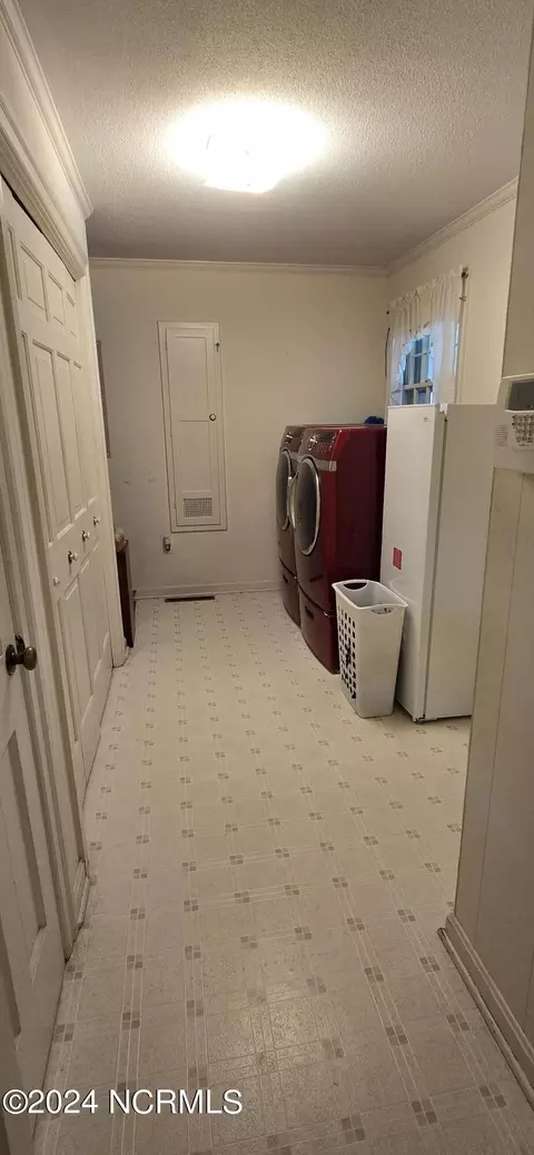 601 Steele St, Mount Olive, NC 28365 photo 14
