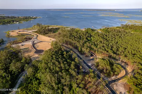 410 Summer Duck Dr, Beaufort, NC 28516