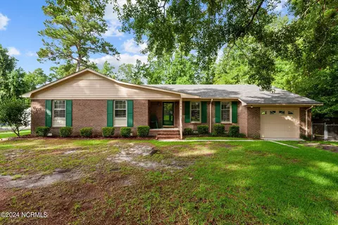 3046 Red Fox Rd, Trent Woods, NC 28562