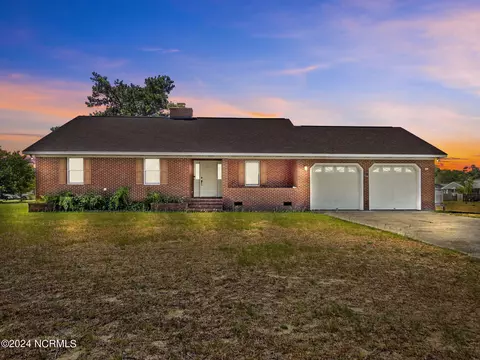 129 Hunting Bay Dr, Cape Carteret, NC 28584