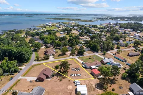 409 Park Ave, Cape Carteret, NC 28584