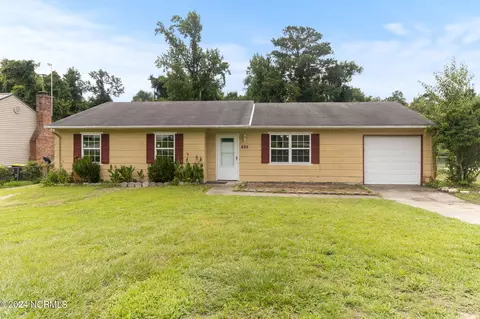 625 Duke Ct, Jacksonville, NC 28546