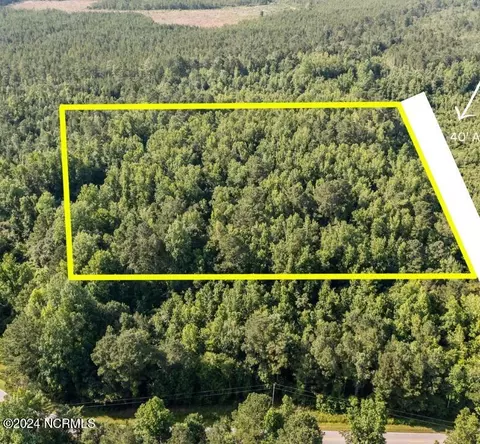 1111 Andermora Rd, Maple Hill, NC 28454